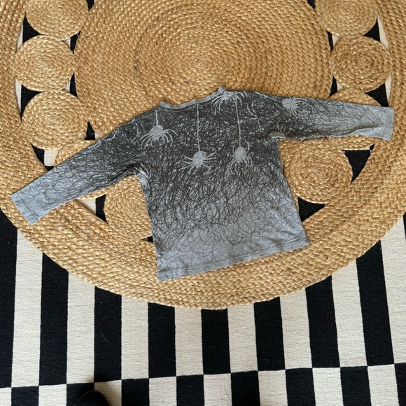 Paper Wings spider print long sleeve tee. Size 4. - Picture 5 of 6